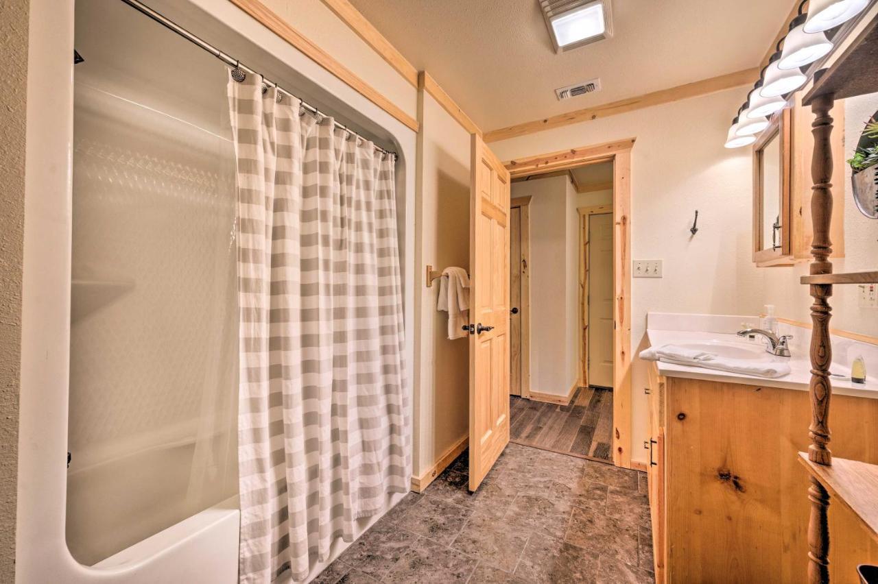 Вилла Broken Bow Retreat On 2 Acres With Hot Tub And Deck! Экстерьер фото